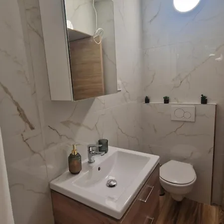Houdini Vendeghaz Apartment Kozard