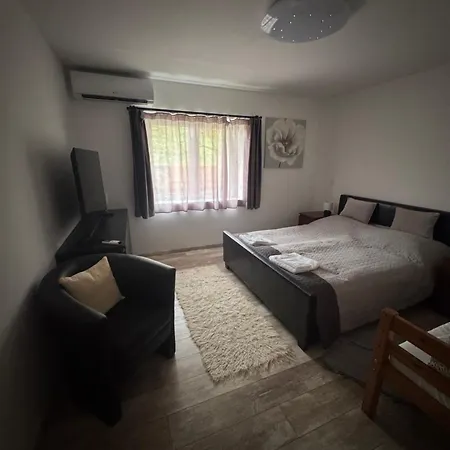 Apartment Houdini Vendeghaz *
