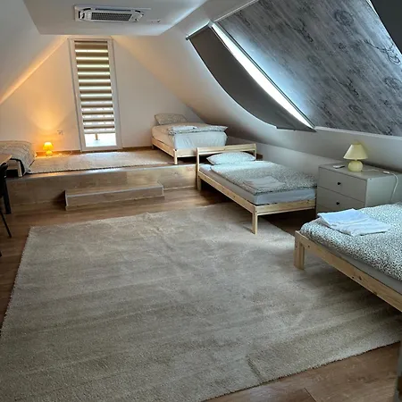 Apartment Houdini Vendeghaz *